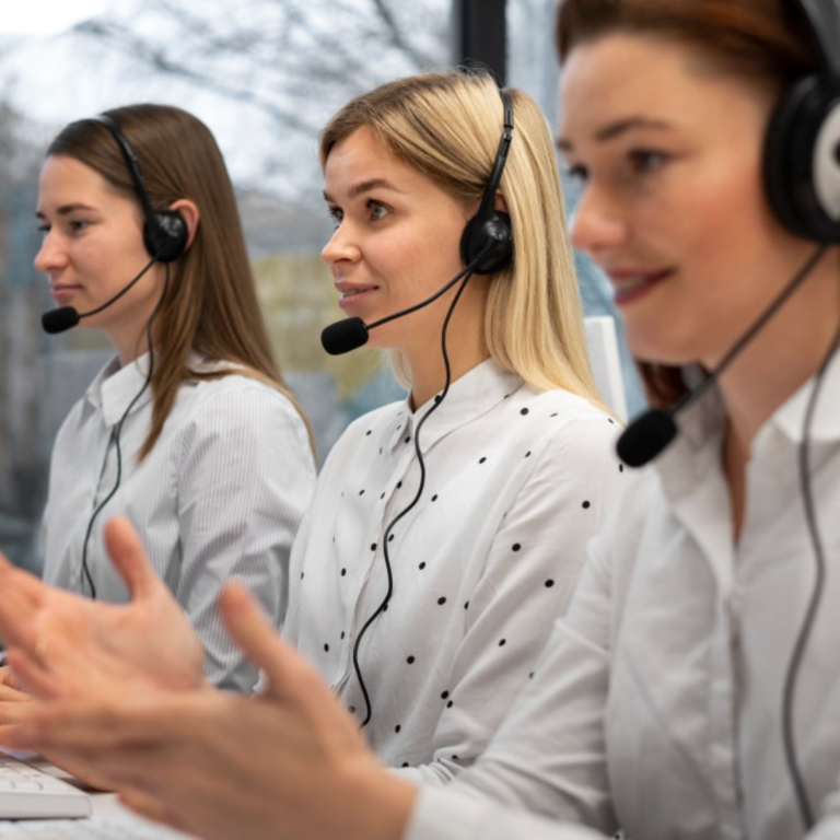 920 Customer Service Team Names to Delight Your Clients